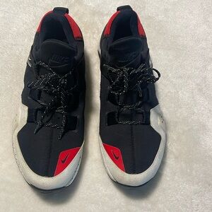 NIKE Tech Trainer Excellent Condition Mens Size 11.5 Black Summitt White